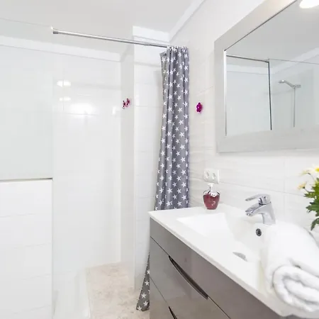 Apartment Yourhouse Casa Suiza *